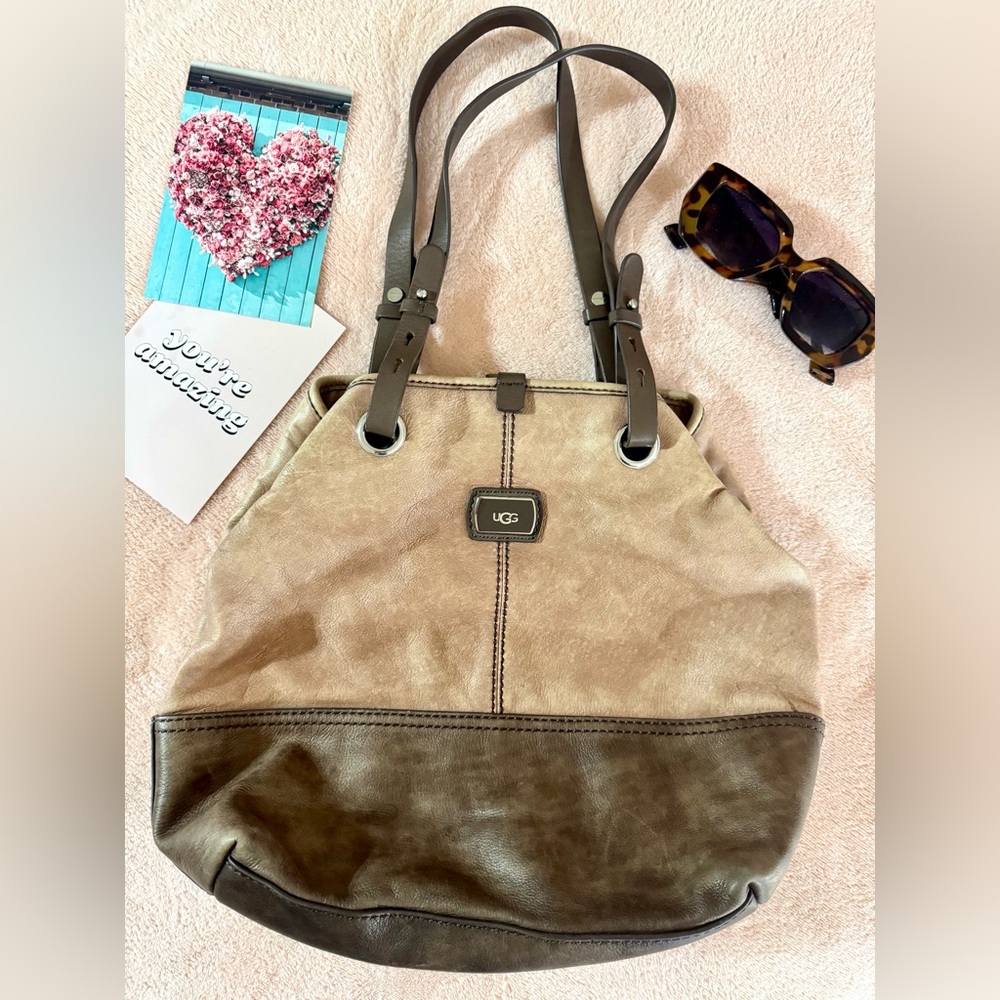 UGG— Leather Hobo Two-Tone Shoulder Bag ✨⭐️